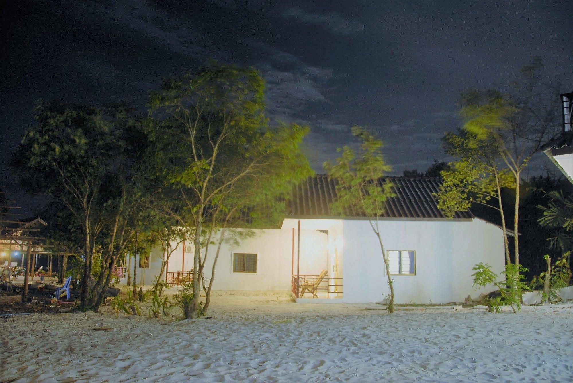 Home Stay Resort Koh Rong Sanloem Esterno foto